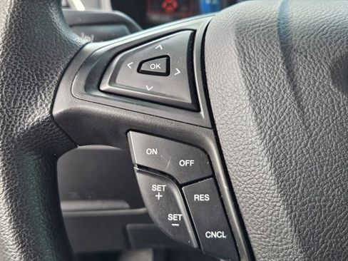 Used 2024 Ford Edge SE w/ Black Appearance Package image 14