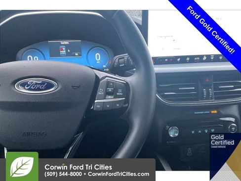 Used 2025 Ford Escape Platinum image 2