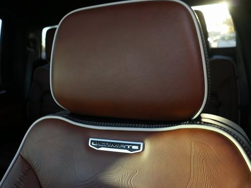 Used 2025 GMC Sierra 2500 Denali Ultimate image 18