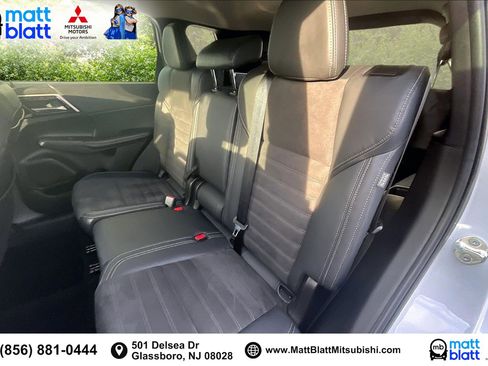 Used 2023 Mitsubishi Outlander SE image 27
