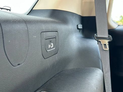 Certified 2022 Jeep Grand Cherokee L Limited RWD image 38