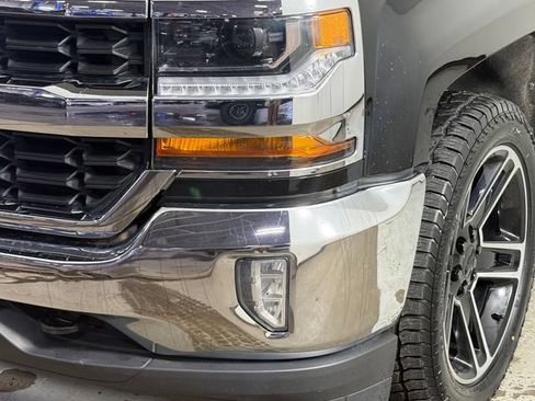Used 2019 Chevrolet Silverado 1500 LT w/ LPO, Black Pack AWD/4WD image 9