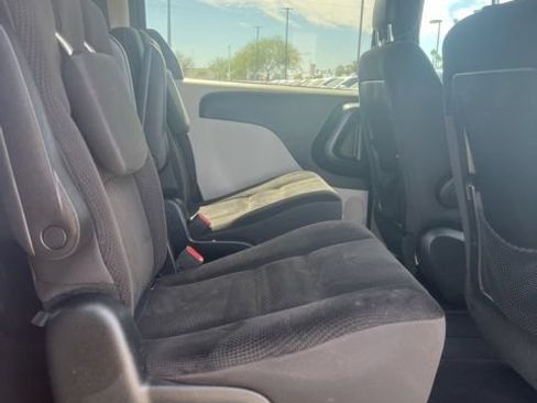 Used 2018 Dodge Grand Caravan SE w/ UConnect Hands-Free Group FWD image 29