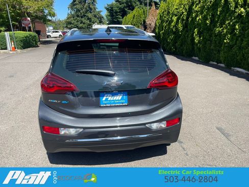 Used 2017 Chevrolet Bolt Premier w/ Driver Confidence II Package FWD image 9
