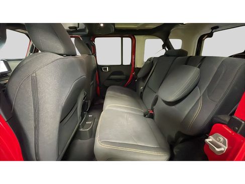 Used 2025 Jeep Wrangler Unlimited Sahara w/ Safety Group AWD/4WD image 15