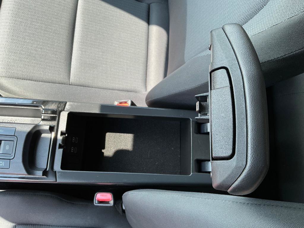 Used 2023 Toyota Prius LE FWD image 20