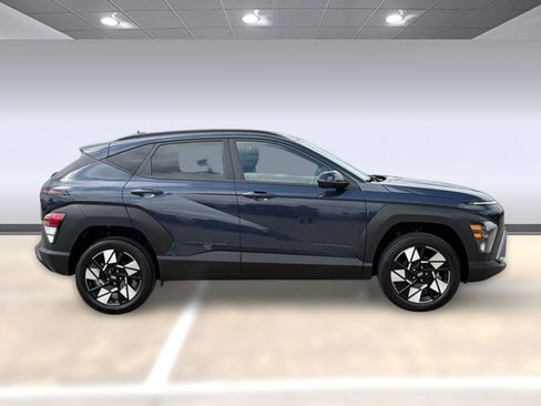 Used 2025 Hyundai Kona SEL image 8