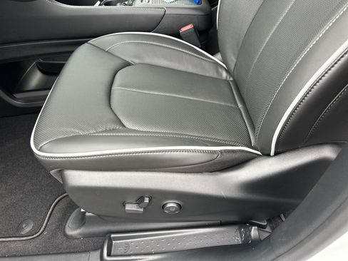 New 2026 Chrysler Pacifica Limited w/ S Appearance Package FWD image 28