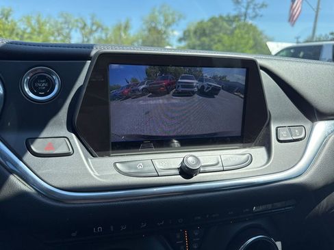 Used 2019 Chevrolet Blazer LT FWD image 18