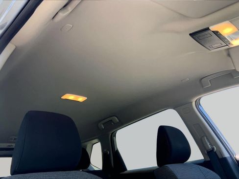 Used 2023 Nissan Rogue SV FWD image 14