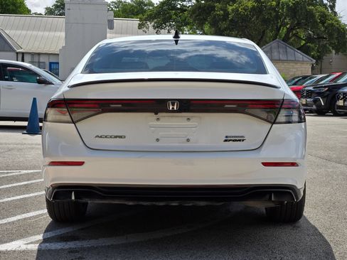 Used 2025 Honda Accord Sport image 4
