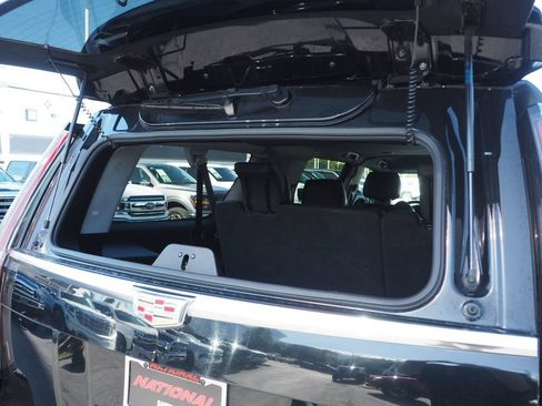 Used 2020 Cadillac Escalade ESV 4WD image 19