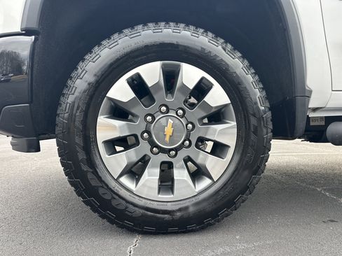 Certified 2024 Chevrolet Silverado 2500 Custom w/ Custom Value Package image 12