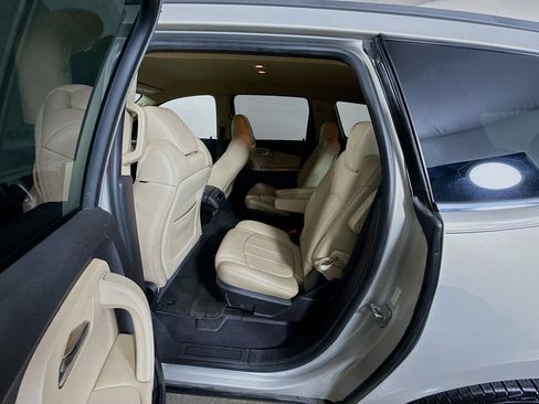 Used 2010 Chevrolet Traverse LTZ FWD image 22