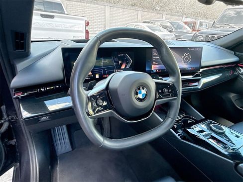Used 2024 BMW 530i xDrive image 12