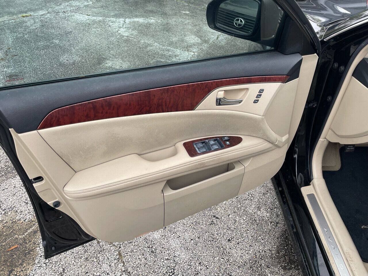 Used 2011 Toyota Avalon Limited FWD image 13