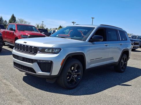 New 2026 Jeep Grand Cherokee L Limited AWD/4WD image 4