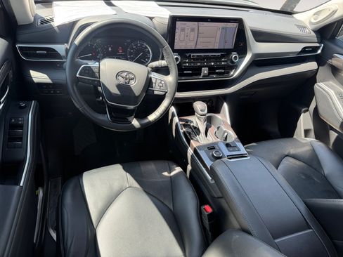 Used 2021 Toyota Highlander Platinum AWD/4WD image 15