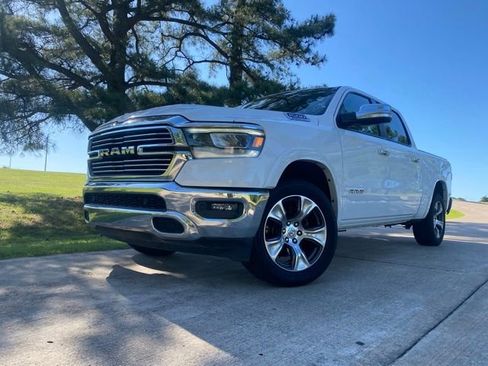 Used 2020 RAM 1500 Laramie AWD/4WD image 2