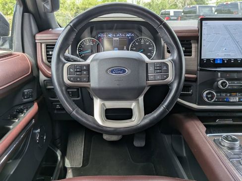 Used 2022 Ford Expedition Max Limited image 14