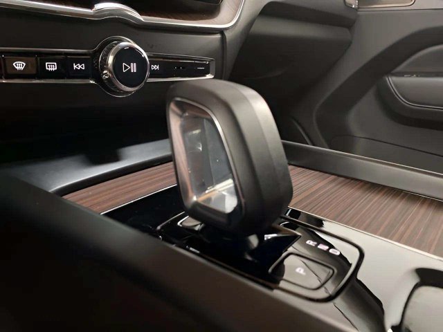Used 2023 Volvo XC60 B5 Plus w/ Climate Package AWD/4WD image 52