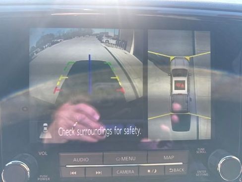 Used 2023 Nissan Frontier PRO-4X w/ Pro-4X Premium Package image 17