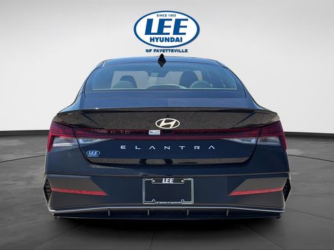 New 2026 Hyundai Elantra SEL Sport FWD image 5