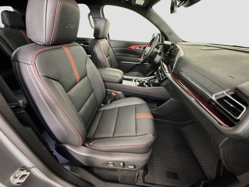 New 2026 Chevrolet Traverse RS w/ LPO, Floor Liner Package AWD/4WD image 30