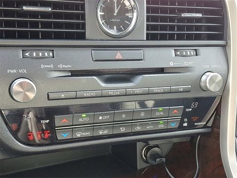 Used 2018 Lexus RX 450h AWD image 13