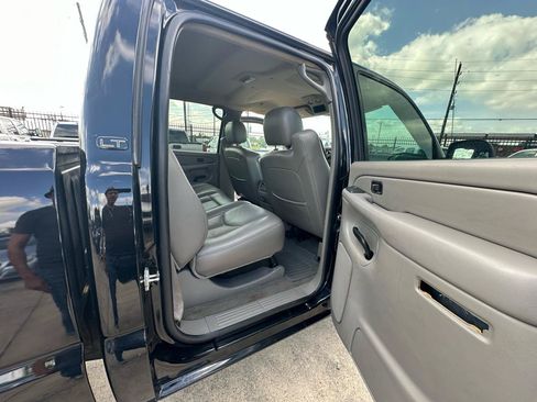 Used 2006 Chevrolet Silverado 2500 LT w/ Onstar Plus Package AWD/4WD image 37