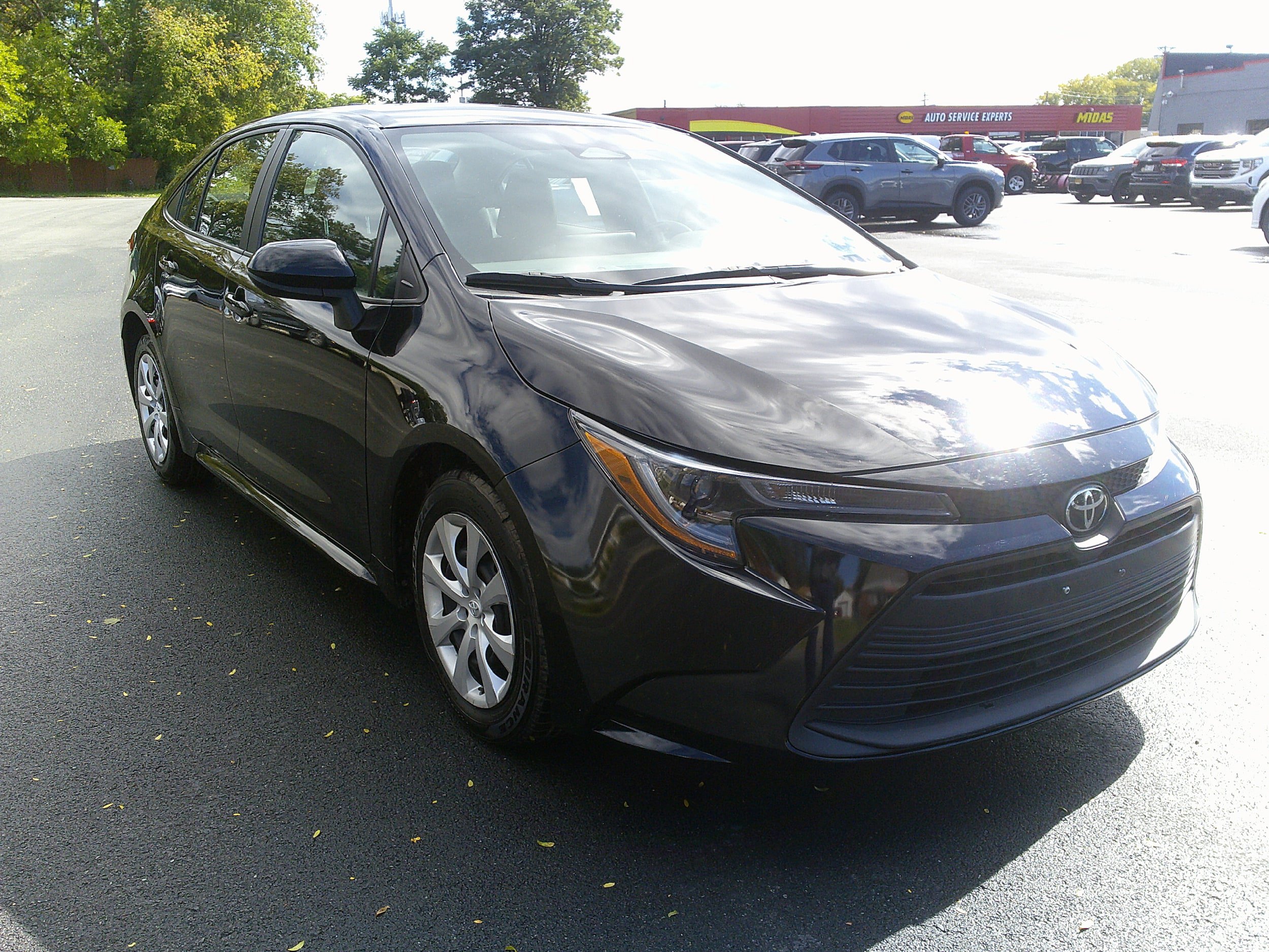Used 2024 Toyota Corolla LE FWD image 4