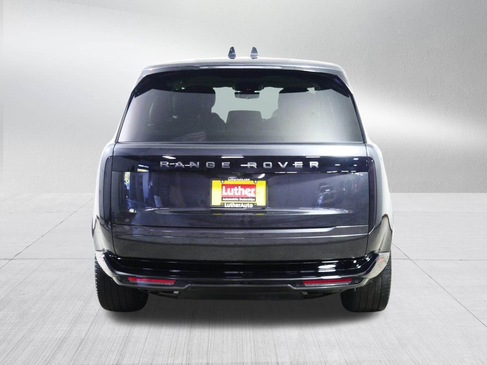 Used 2024 Land Rover Range Rover Autobiography AWD/4WD image 6