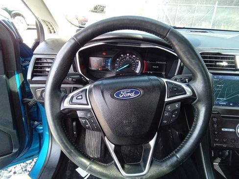 Used 2020 Ford Fusion Titanium image 15