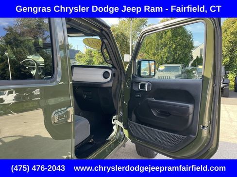 Used 2024 Jeep Wrangler Unlimited AWD/4WD image 8