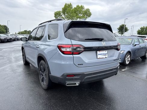 Used 2025 Honda Pilot Black Edition image 19