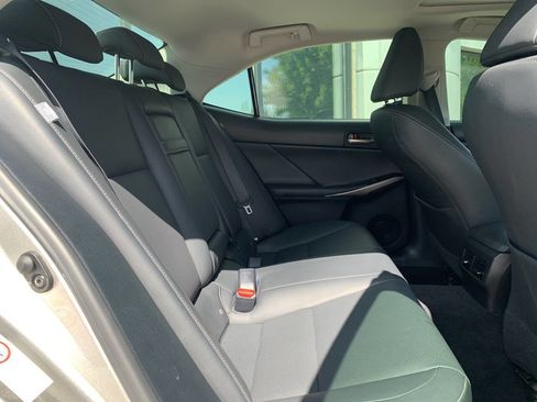 Used 2017 Lexus IS 300 AWD image 11