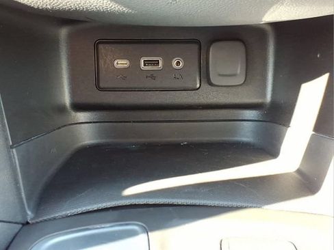 Used 2022 Chevrolet Equinox LT FWD image 18