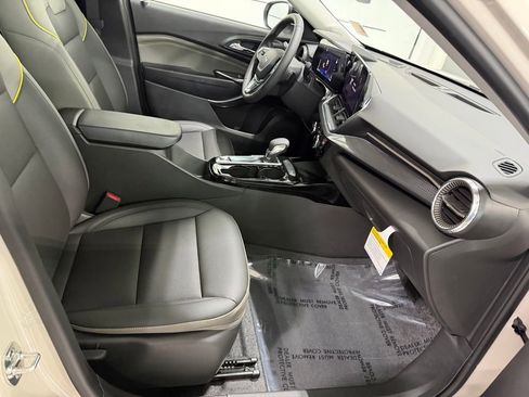 New 2026 Chevrolet Trax ACTIV w/ Sunroof Package FWD image 29