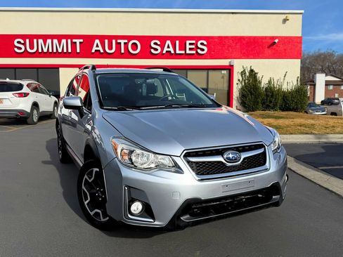 Used 2017 Subaru Crosstrek 2.0i Premium AWD/4WD image 2