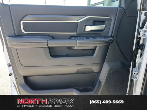 New 2026 RAM 4500 4x4 Crew Cab DRW image 5