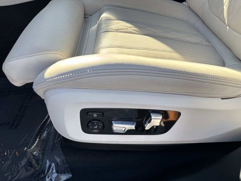 Used 2025 BMW X5 M60i image 15