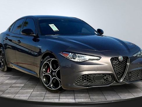 Used 2022 Alfa Romeo Giulia Veloce RWD image 4
