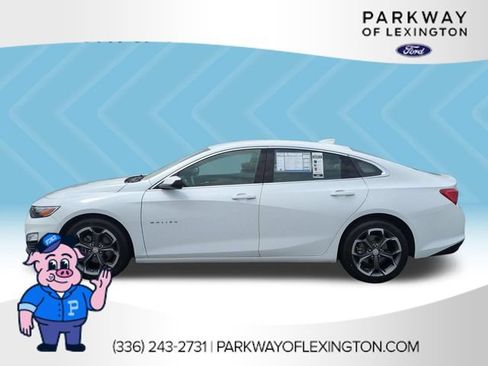 Used 2023 Chevrolet Malibu LT FWD image 2
