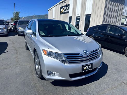 Used 2011 Toyota Venza AWD w/ Premium Pkg #2 image 1