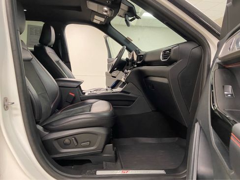 Used 2023 Ford Explorer ST-Line w/ Class IV Trailer Tow Package image 19