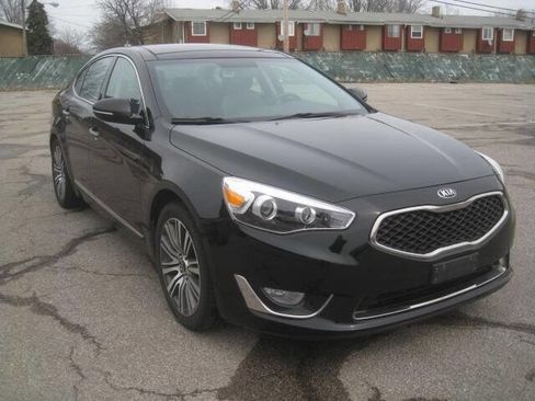 Used 2015 Kia Cadenza Premium w/ Luxury Package image 3