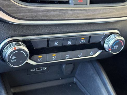 Used 2025 Nissan Altima 2.5 SV FWD image 16