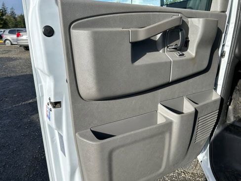 New 2025 Chevrolet Express 3500 Work Van w/ Power Convenience Package image 19