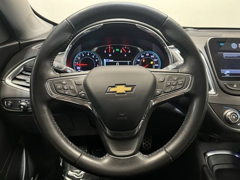 Used 2017 Chevrolet Malibu LT w/ Leather Package image 6