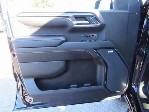 Used 2024 GMC Sierra 1500 AT4 w/ Technology Package image 11